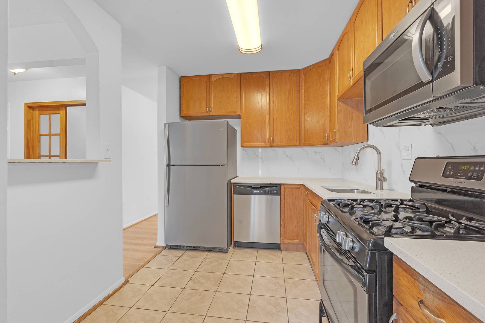 1515 E Churchill DR #102, Palatine, IL 60074