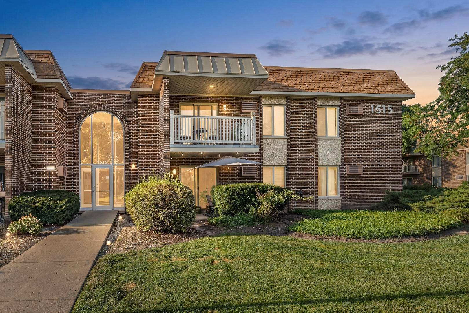 1515 E Churchill DR #102, Palatine, IL 60074