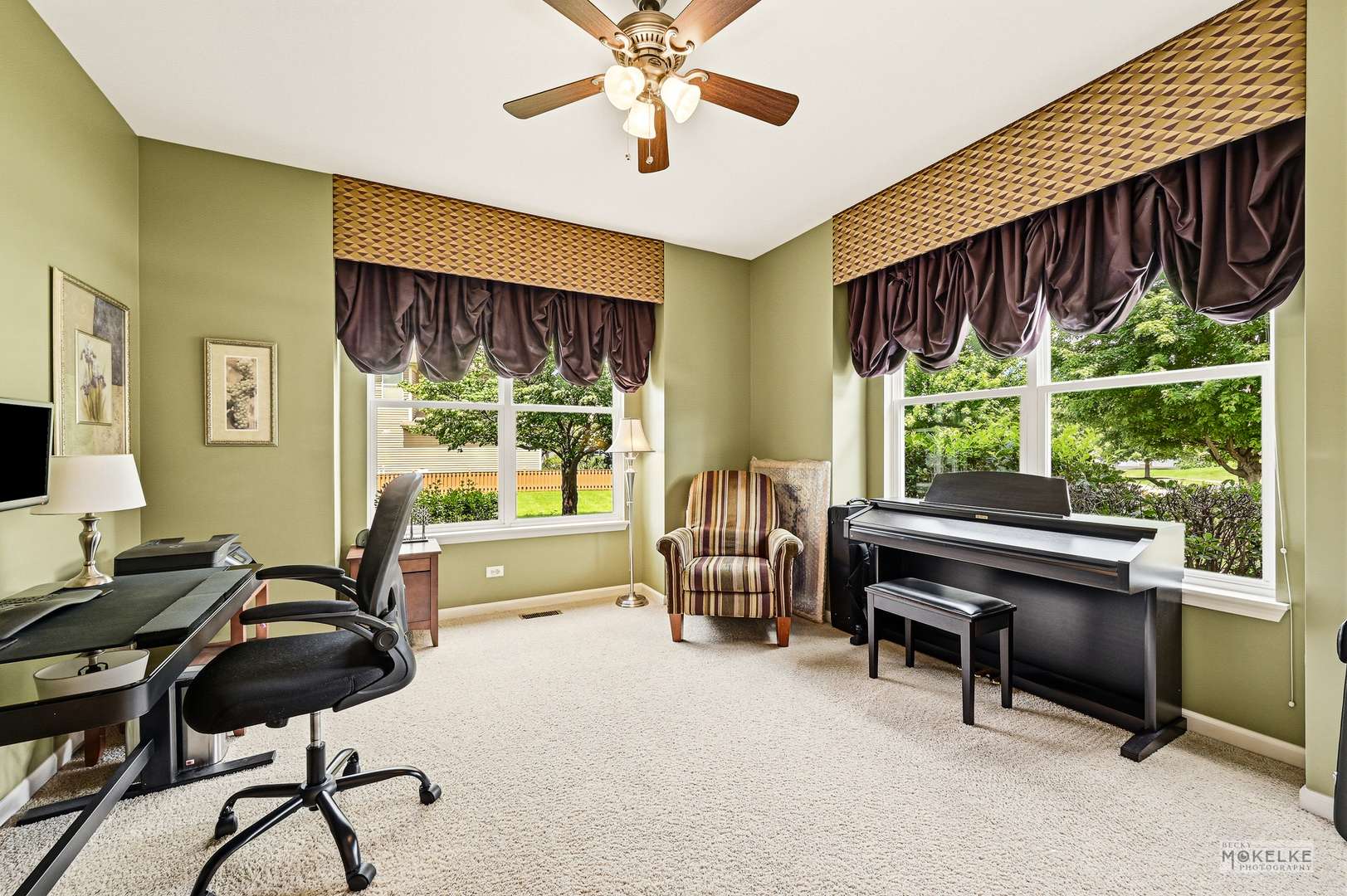 233 Willington WAY, Oswego, IL 60543