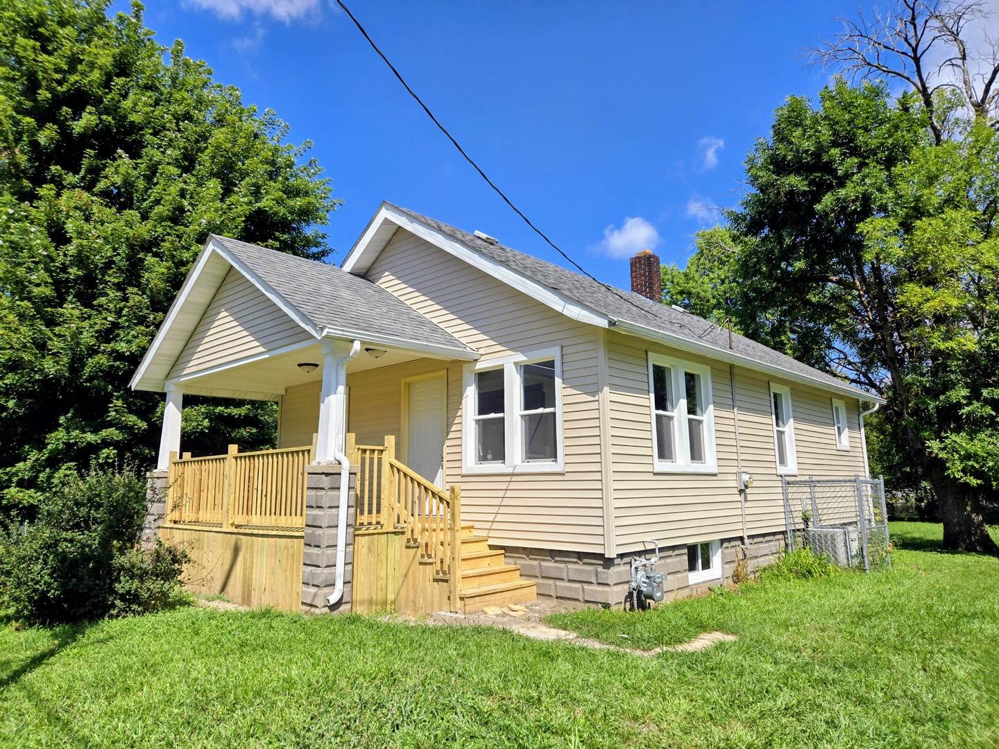 406 Cass ST, East Peoria, IL 61611