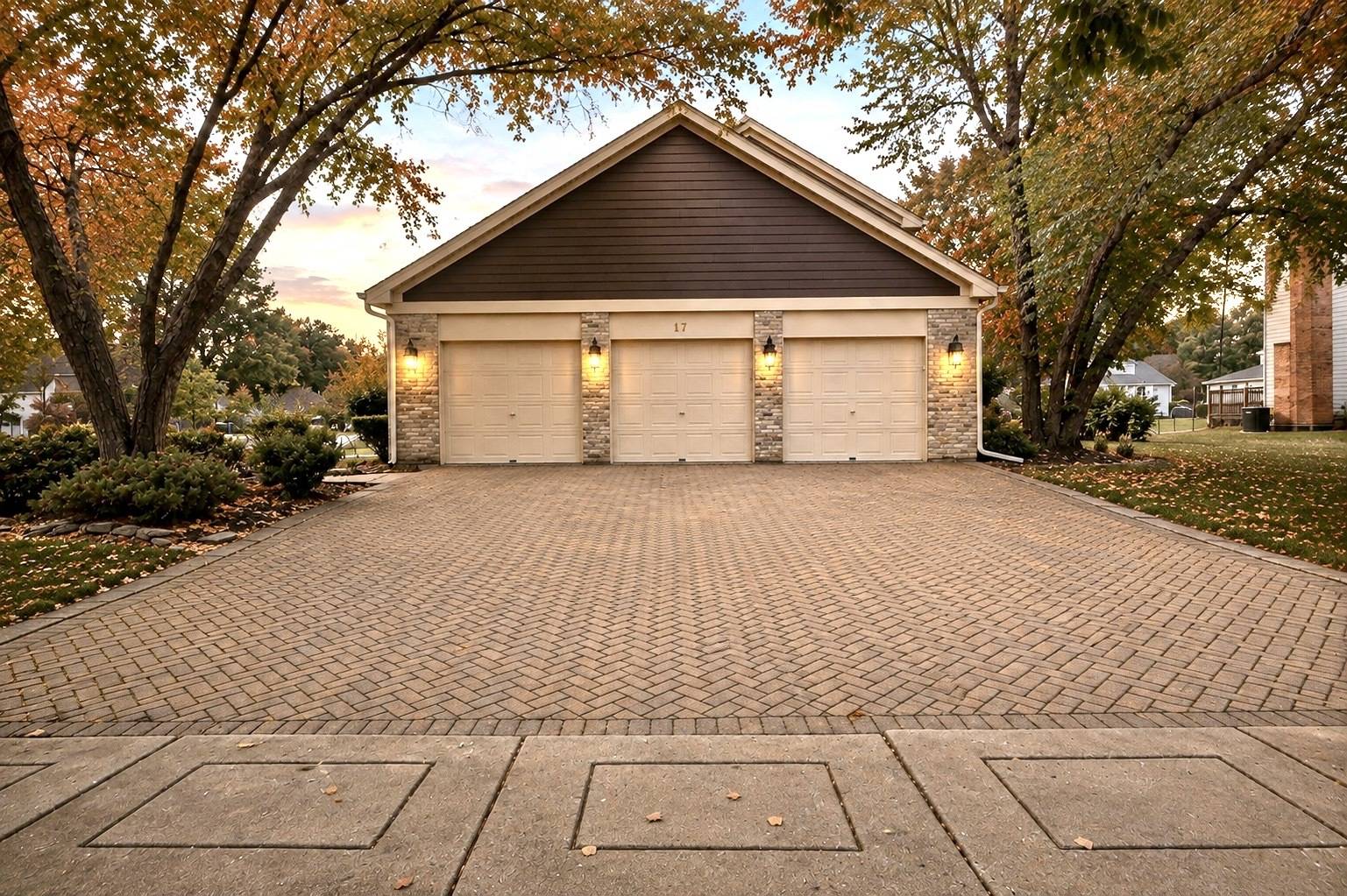 17 Cherrywood DR, Schaumburg, IL 60194