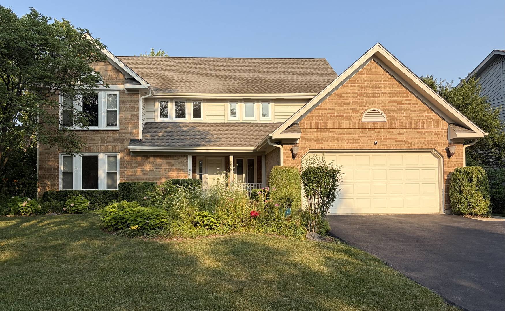 737 Joel LN, Buffalo Grove, IL 60089