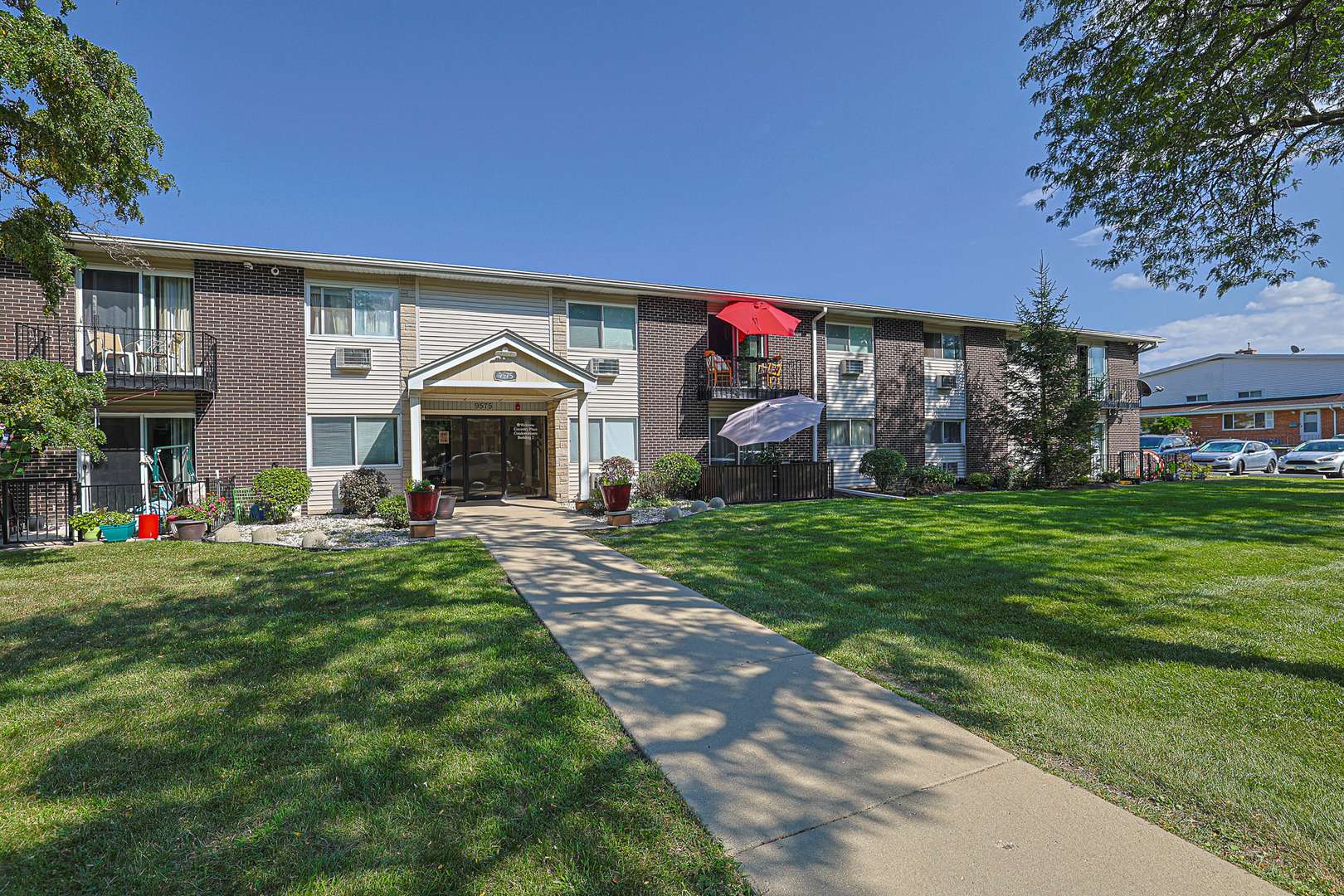 9575 Terrace PL #1F, Des Plaines, IL 60016