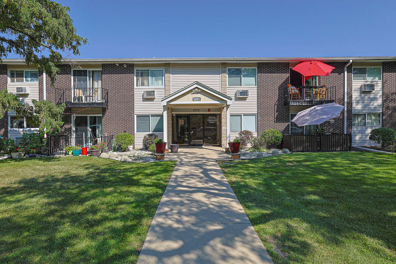 9575 Terrace PL #1F, Des Plaines, IL 60016