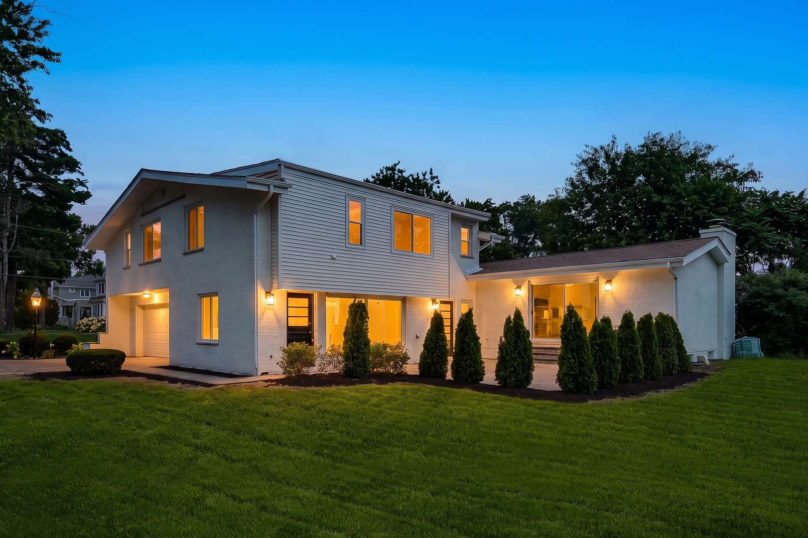 1106 North Path DR, Wheaton, IL 60187