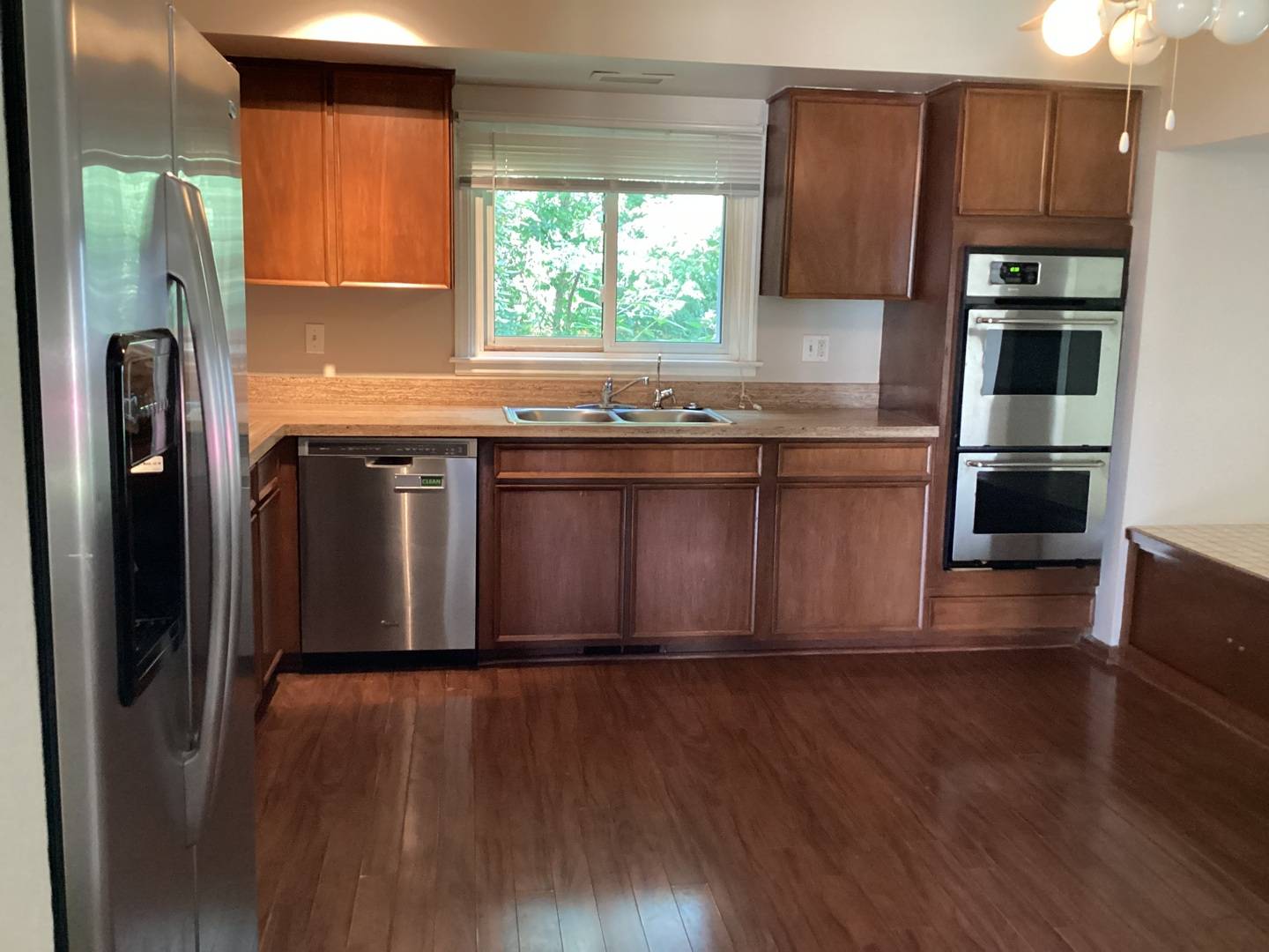 928 N Rohlwing RD, Palatine, IL 60074