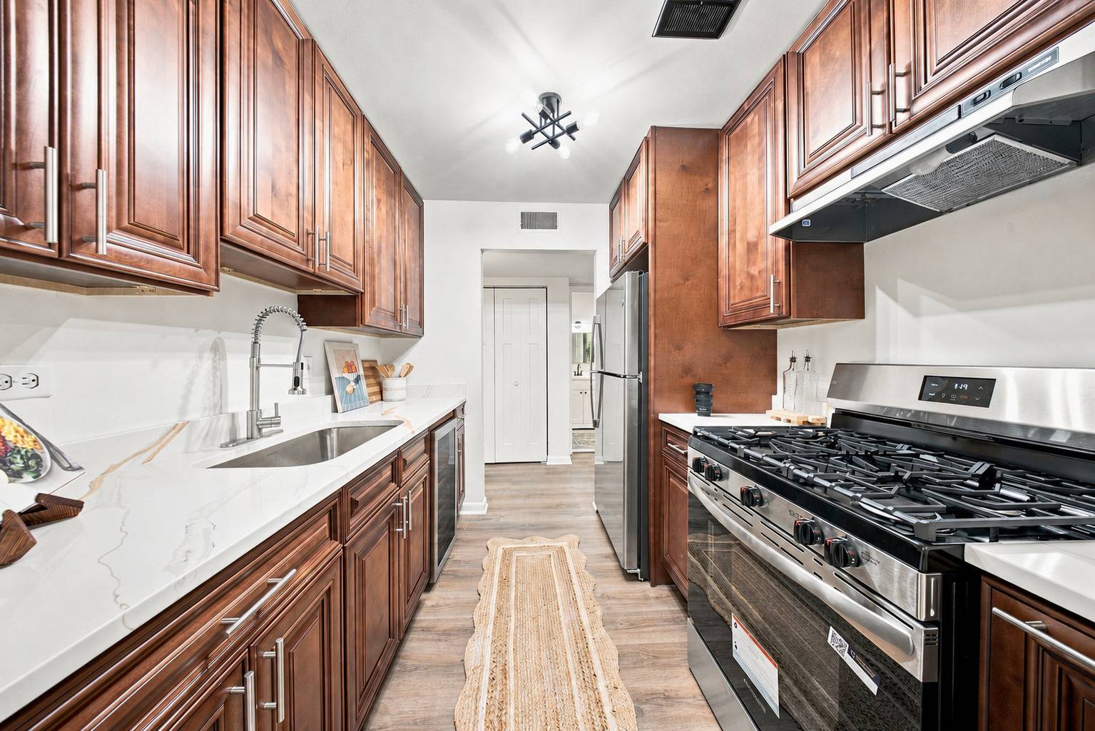 24B Kingery Quarter #106, Willowbrook, IL 60527