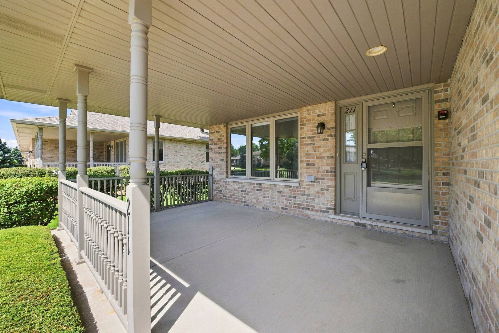 211 Fox Run DR, Elwood, IL 60421
