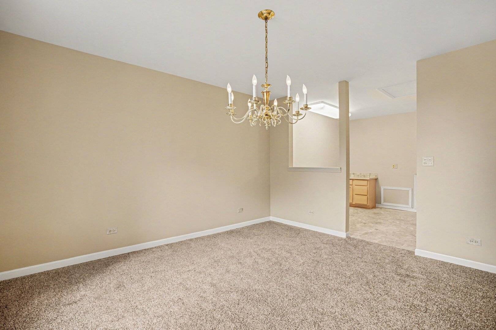 1 Renaissance PL #3G, Palatine, IL 60067