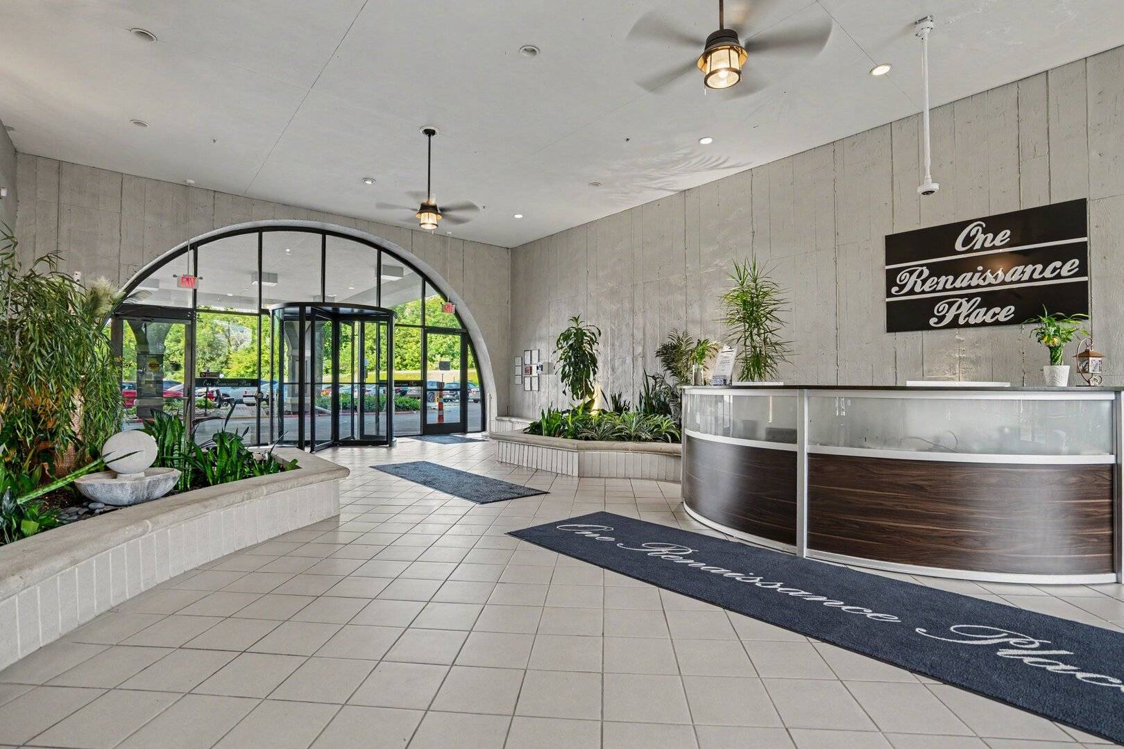 1 Renaissance PL #3G, Palatine, IL 60067