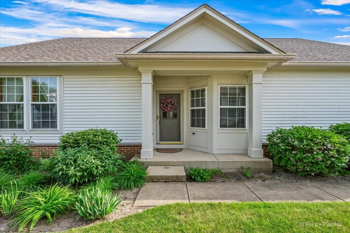 4041 Whitehall LN, Algonquin, IL 60102