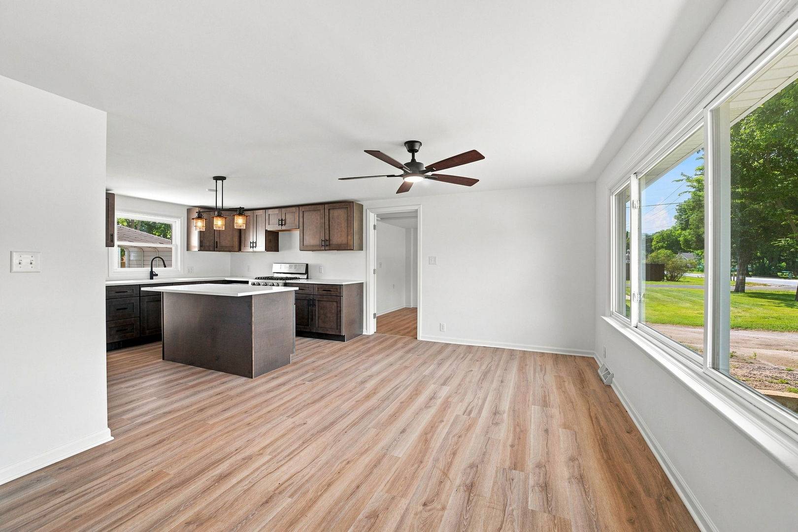 25055 S Center ST, Channahon, IL 60410