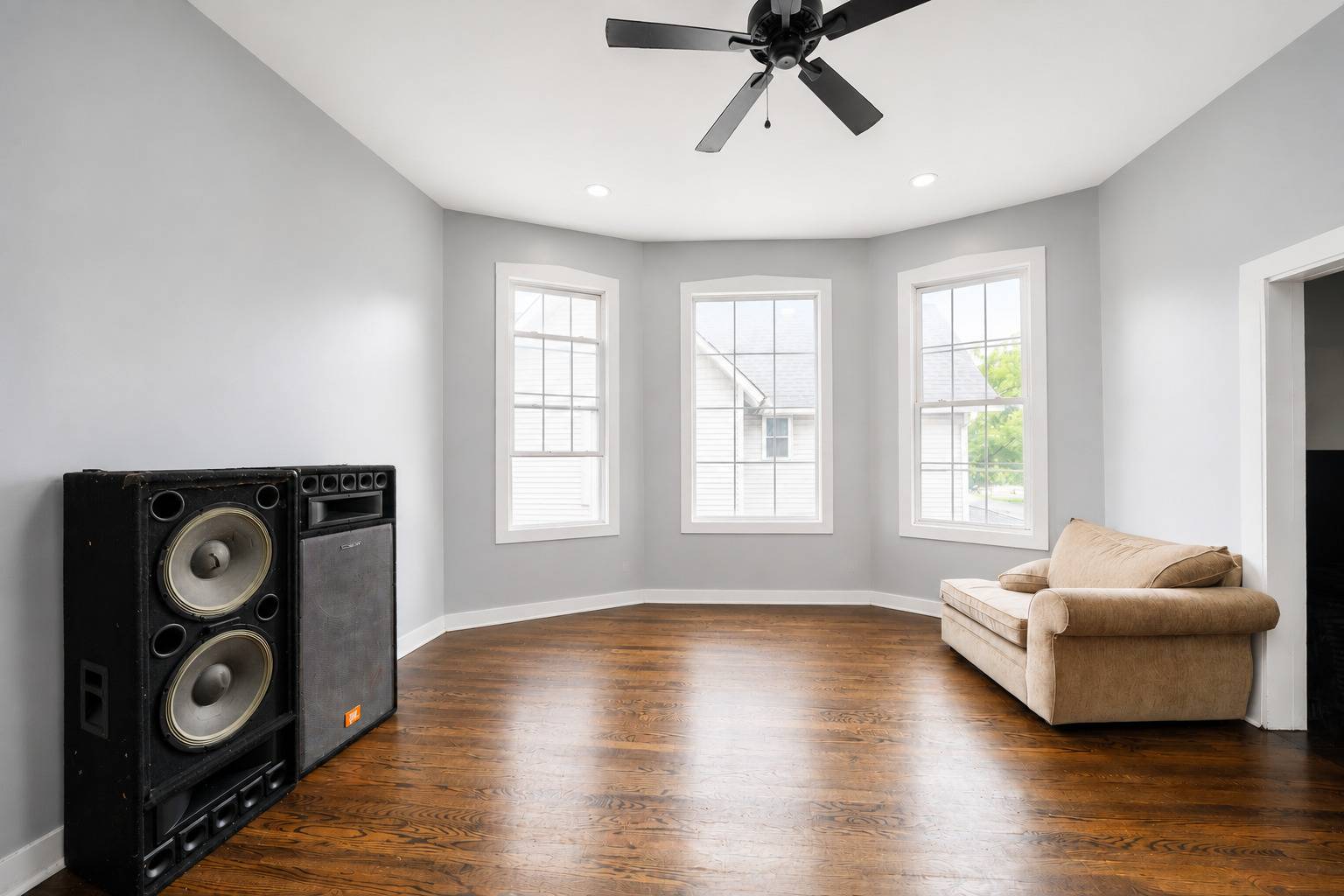 321 N Long AVE, Chicago, IL 60644