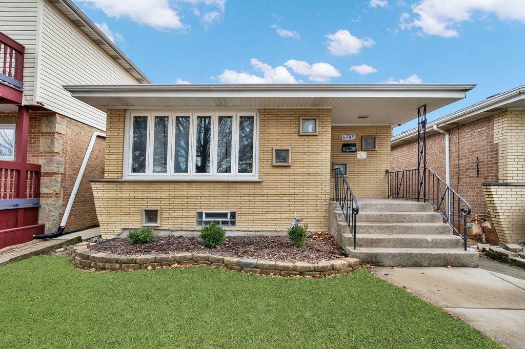 5749 W 63rd PL, Chicago, IL 60638