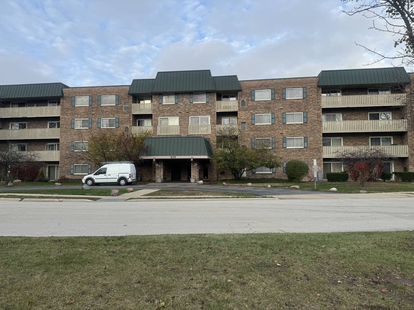 675 GROVE DR #113, Elk Grove Village, IL 60007