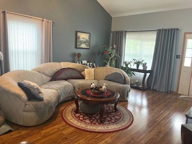 1005 Singer AVE, Lemont, IL 60439