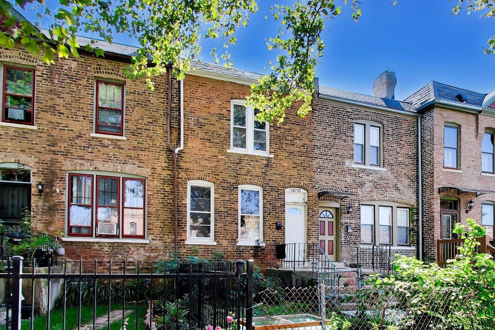 10713 S Champlain AVE, Chicago, IL 60628