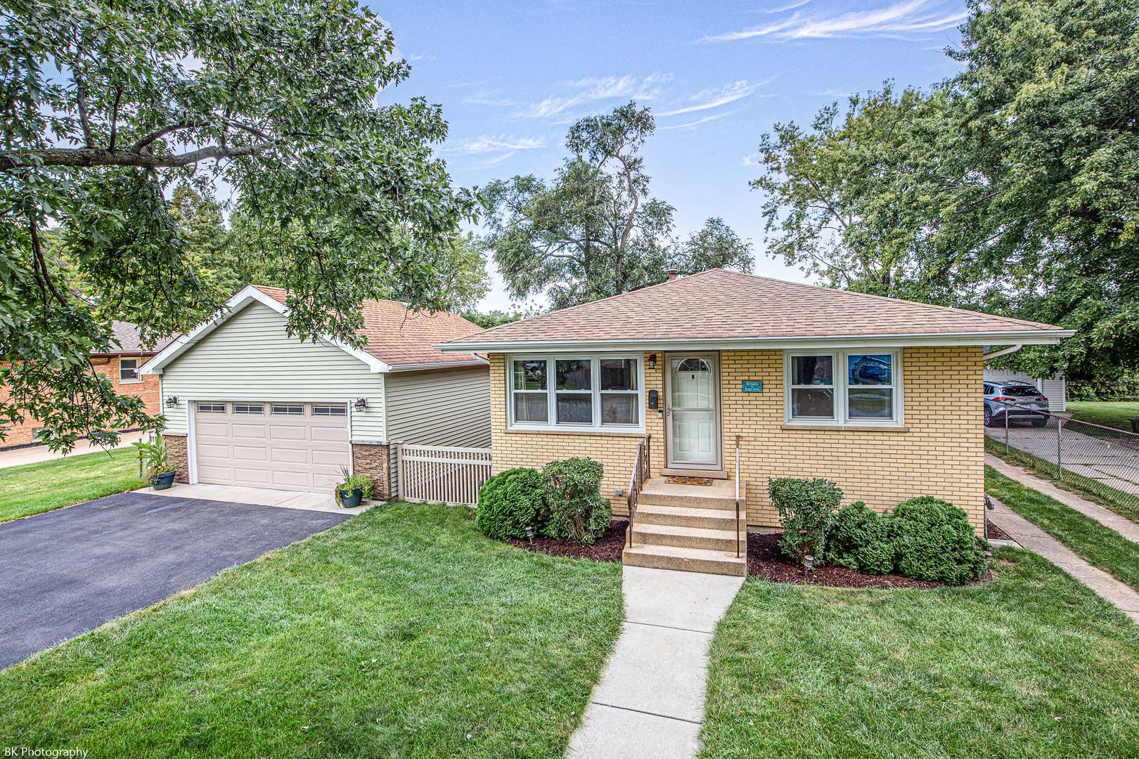 6520 Ridge DR, Chicago Ridge, IL 60415