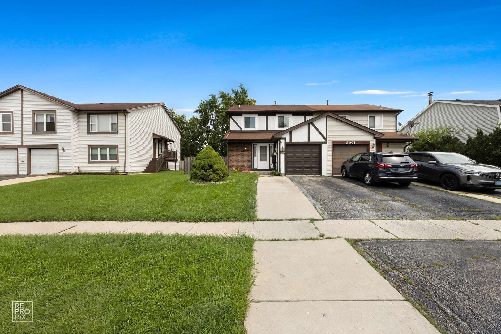 3963 Sandpiper DR, Hanover Park, IL 60133