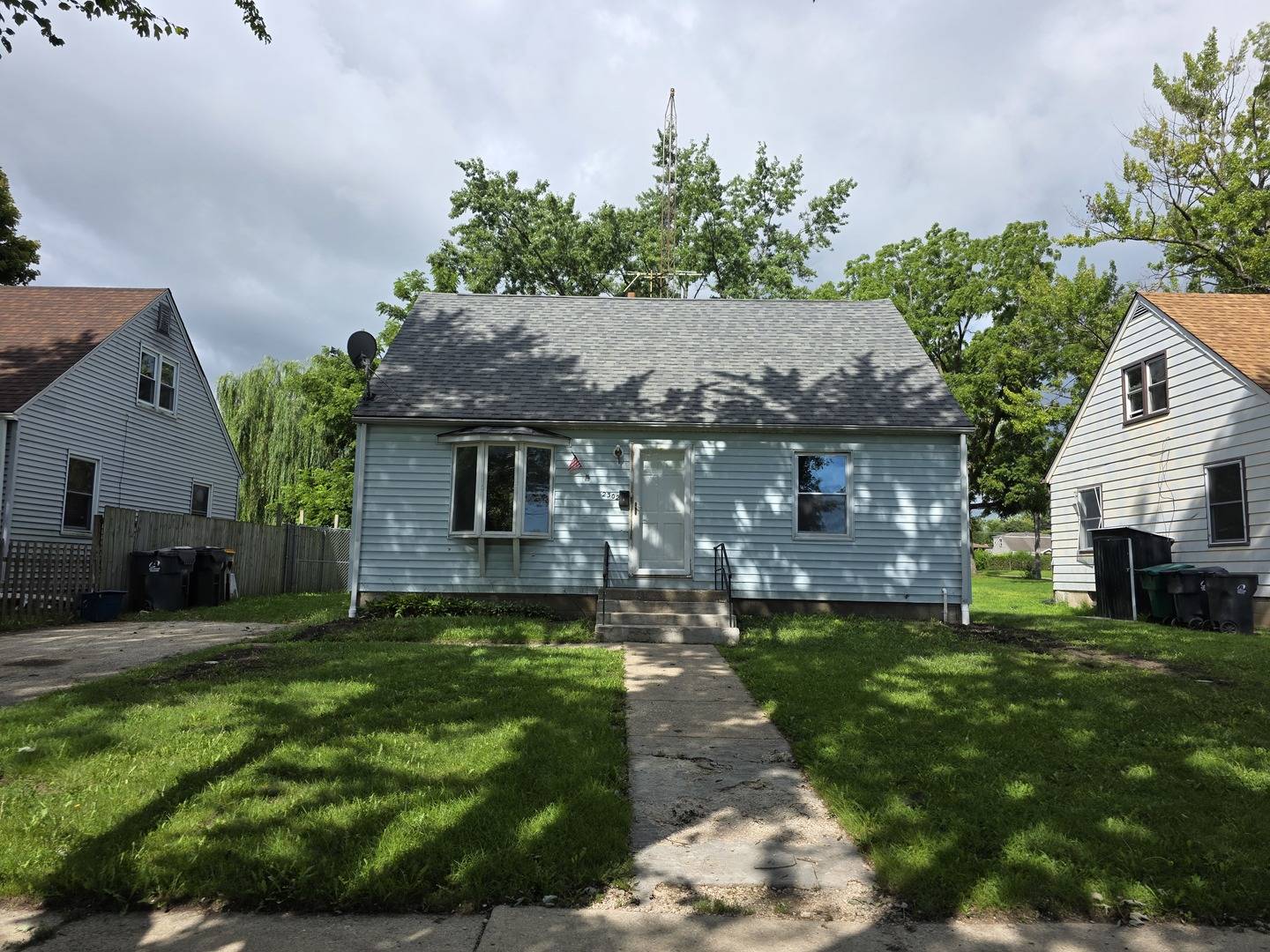 2302 Horeb AVE, Zion, IL 60099