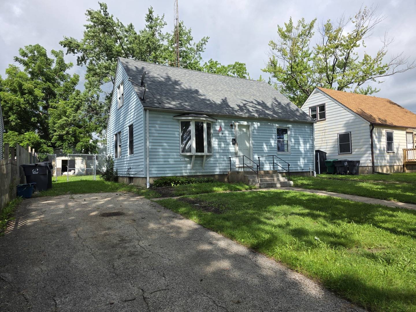 2302 Horeb AVE, Zion, IL 60099