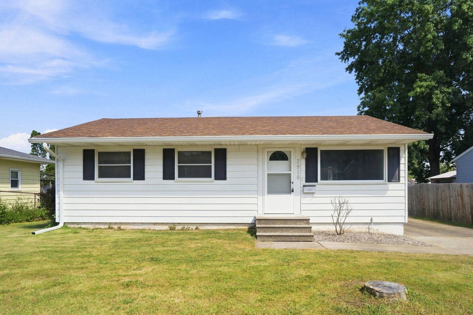 3916 W LOMBARD ST, Davenport, IA 52804