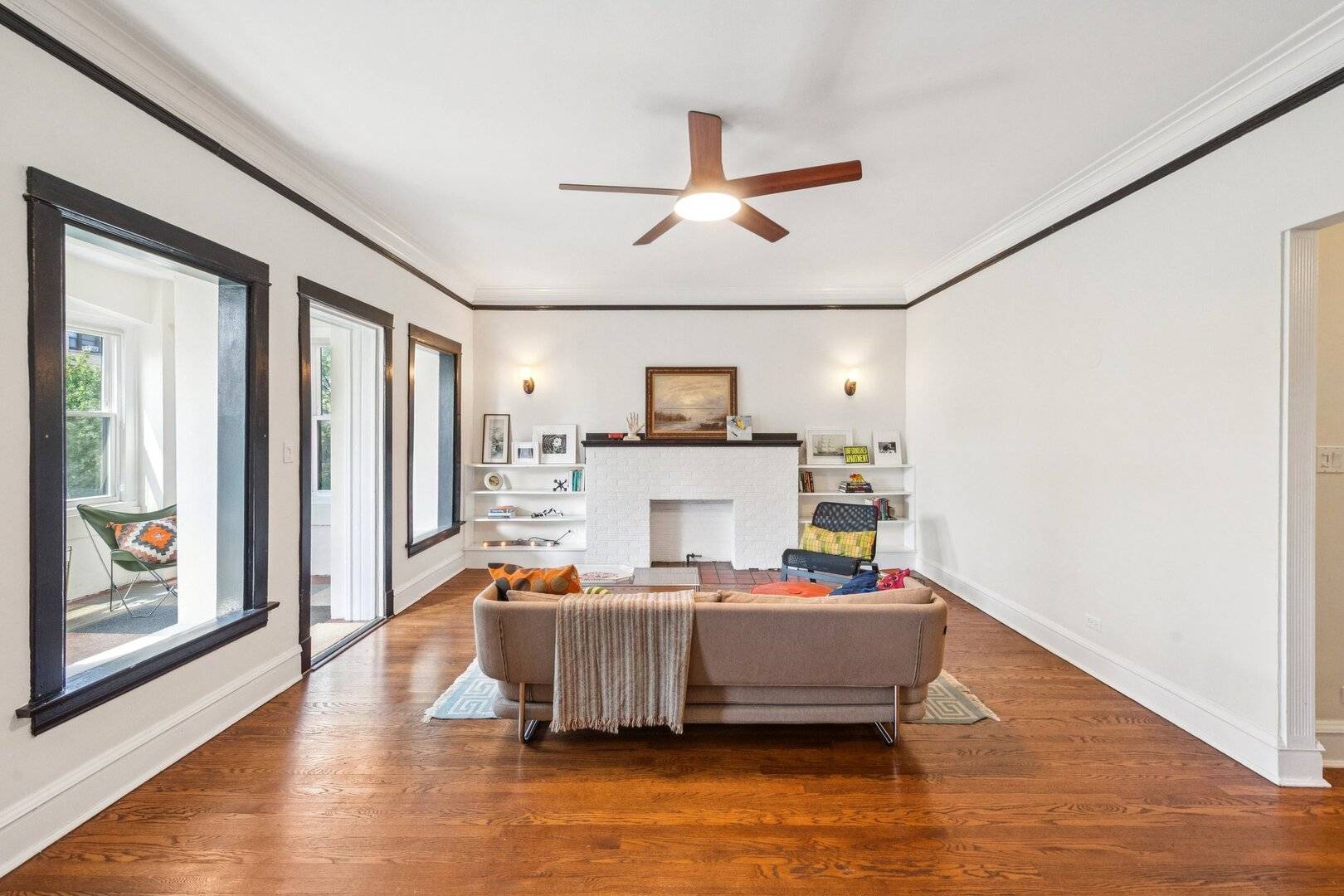 5487 S Cornell AVE #3, Chicago, IL 60615