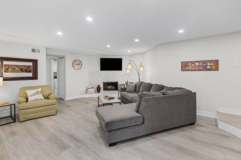 7970 Garfield AVE #102, Burr Ridge, IL 60527