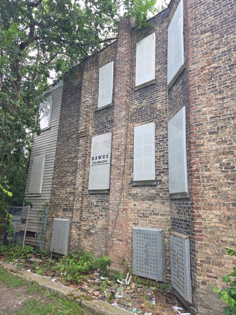 837 N LAWNDALE ST, Chicago, IL 60624
