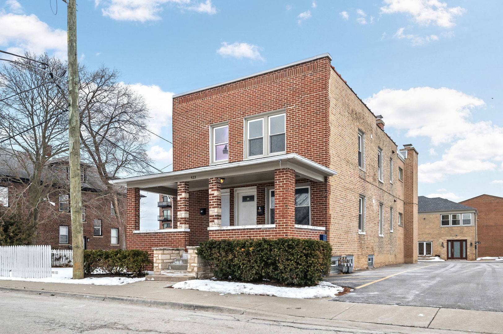 423 Funston AVE #2F, Highwood, IL 60040