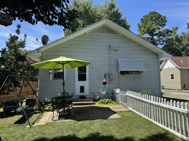 1004 N 14th ST, Herrin, IL 62848