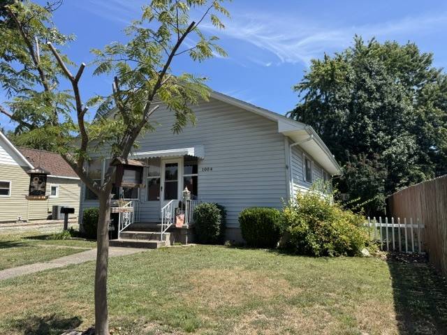 1004 N 14th ST, Herrin, IL 62848