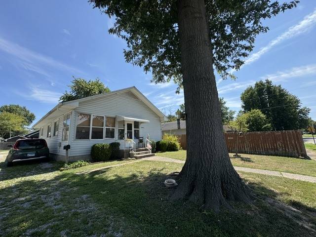 1004 N 14th ST, Herrin, IL 62848