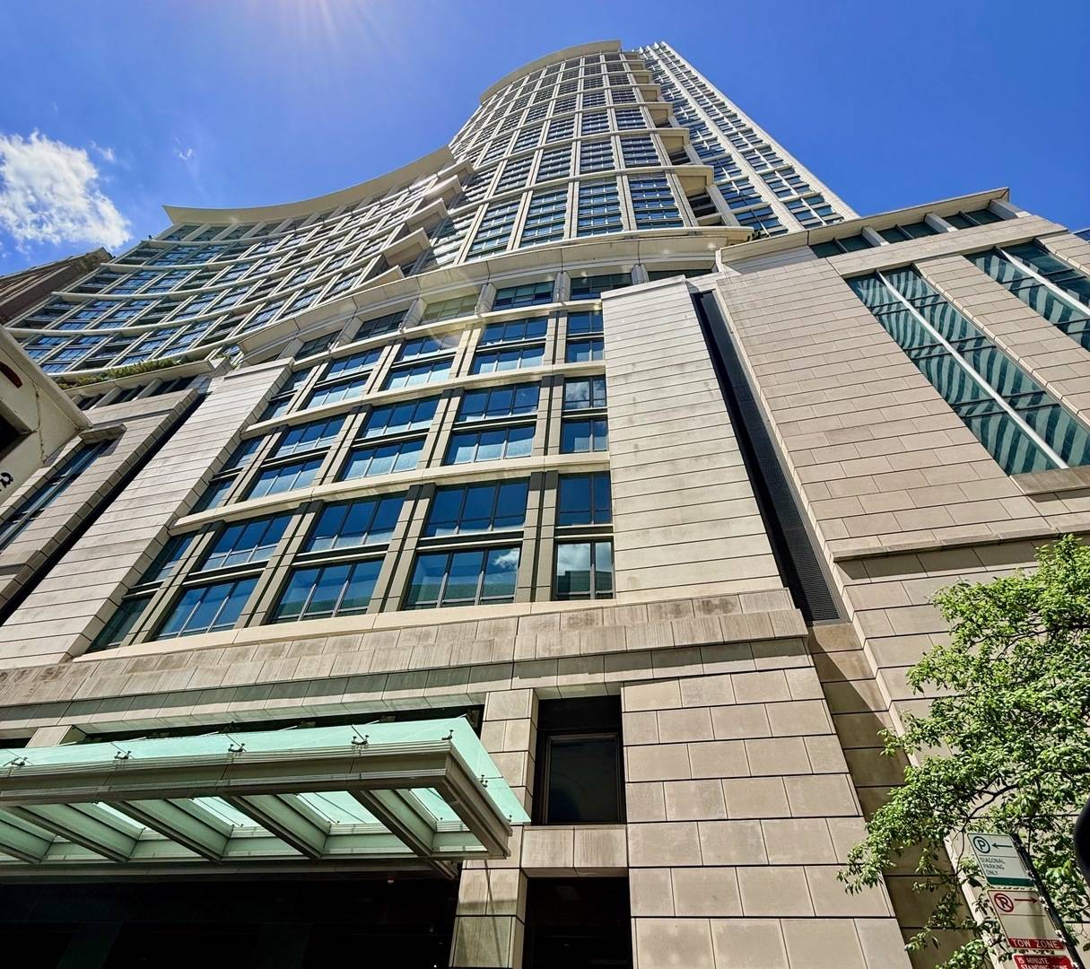 130 N Garland CT #2110, Chicago, IL 60602