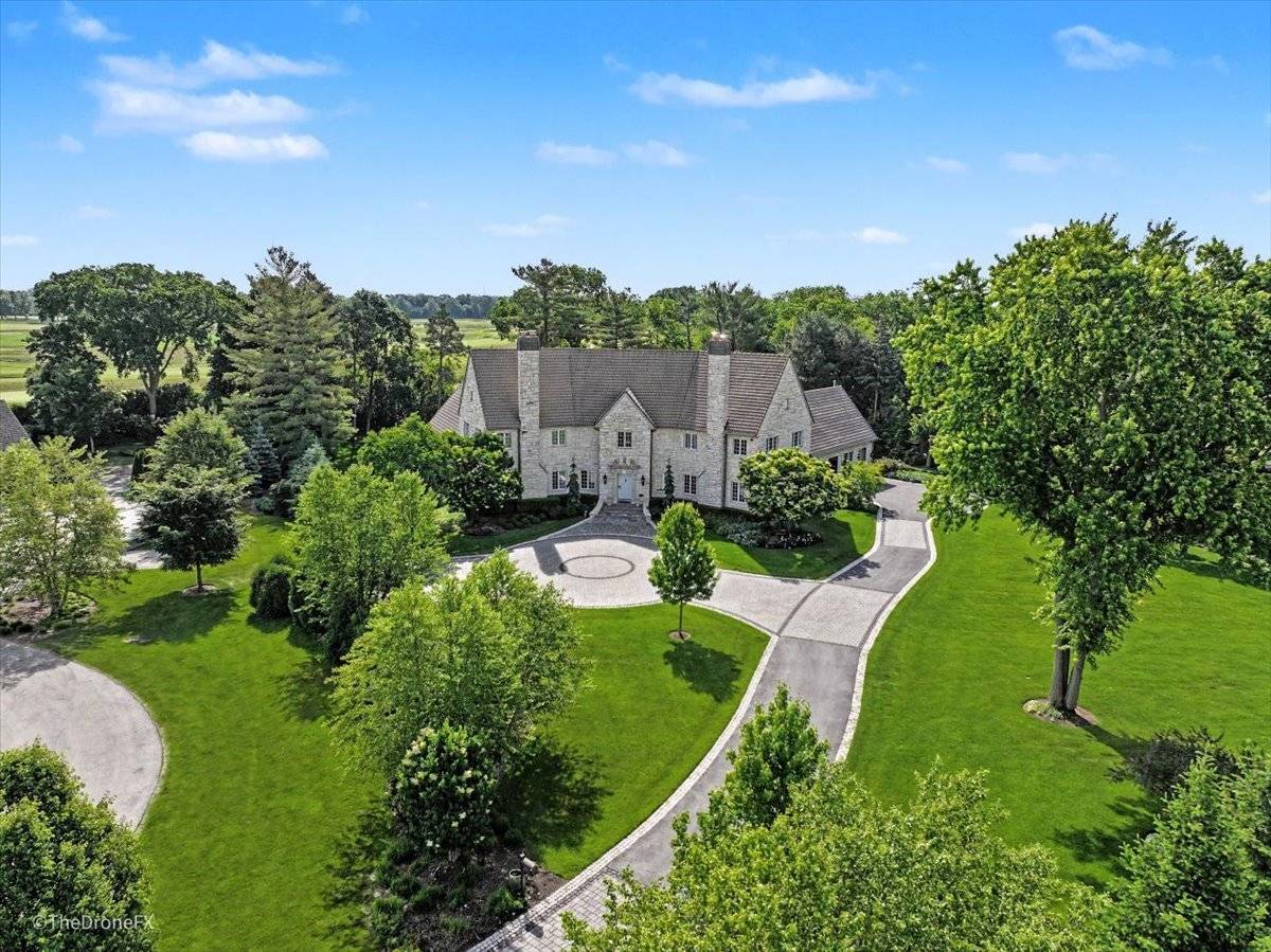 25W451 Plamondon RD, Wheaton, IL 60189