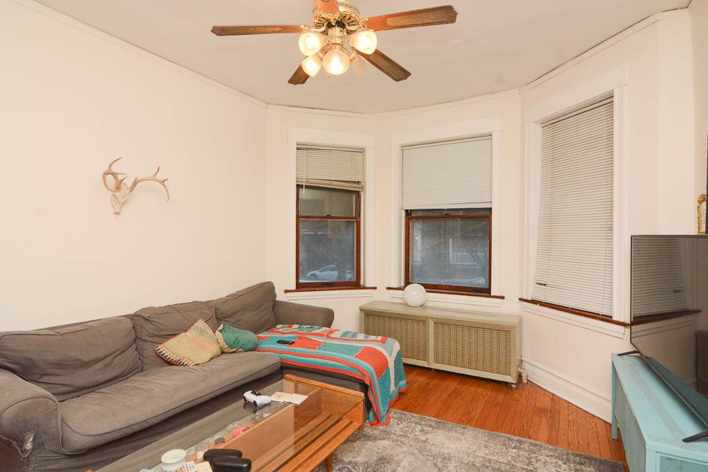 3821 N DAMEN AVE #2, Chicago, IL 60618