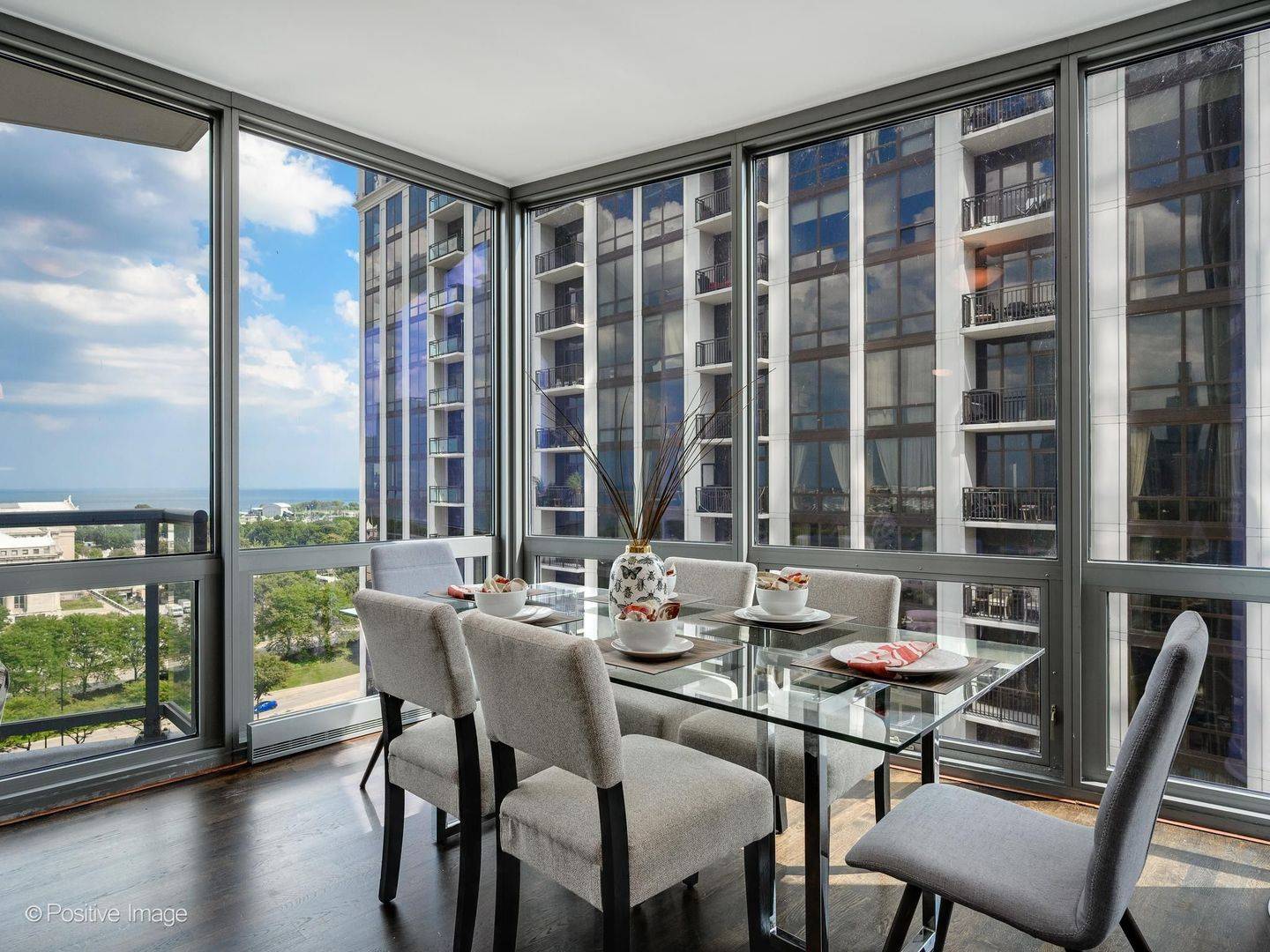 1235 S Prairie AVE #1404, Chicago, IL 60605