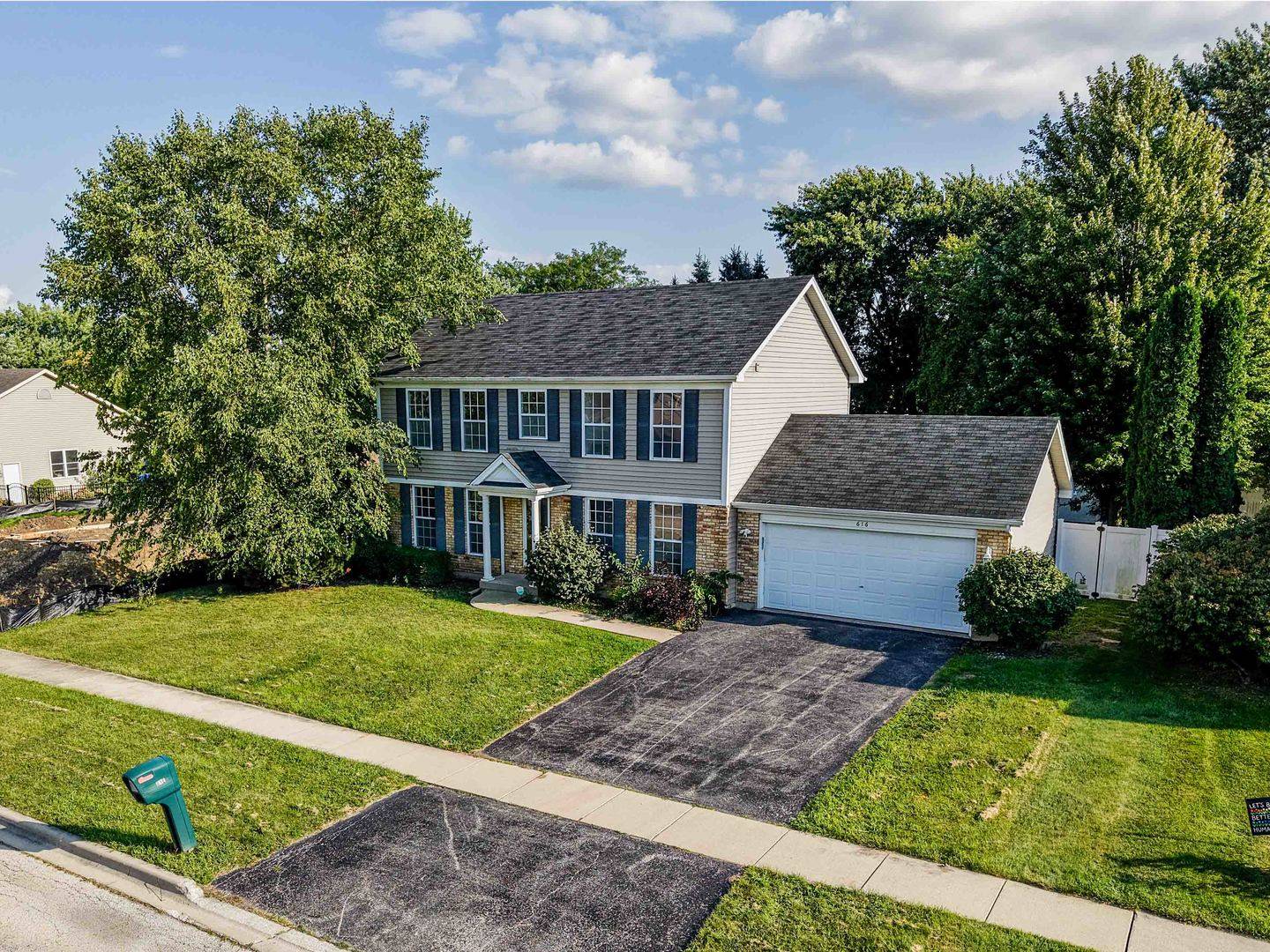 616 Bayfield DR, Dekalb, IL 60115
