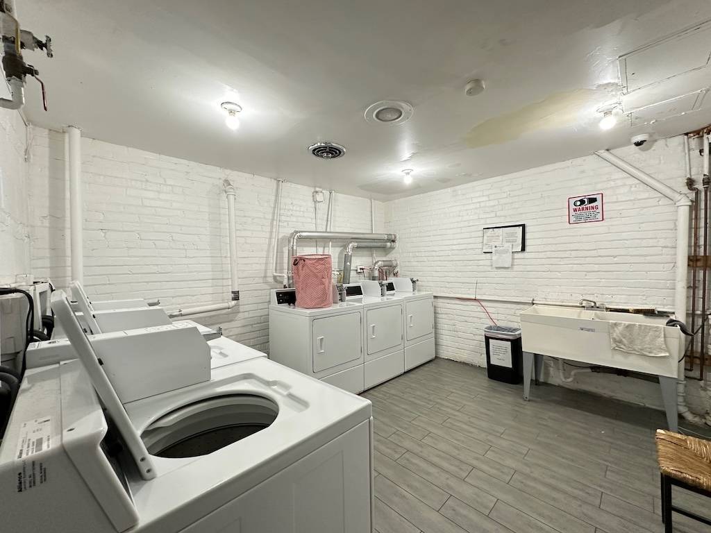 1040 W HOLLYWOOD AVE #102, Chicago, IL 60660