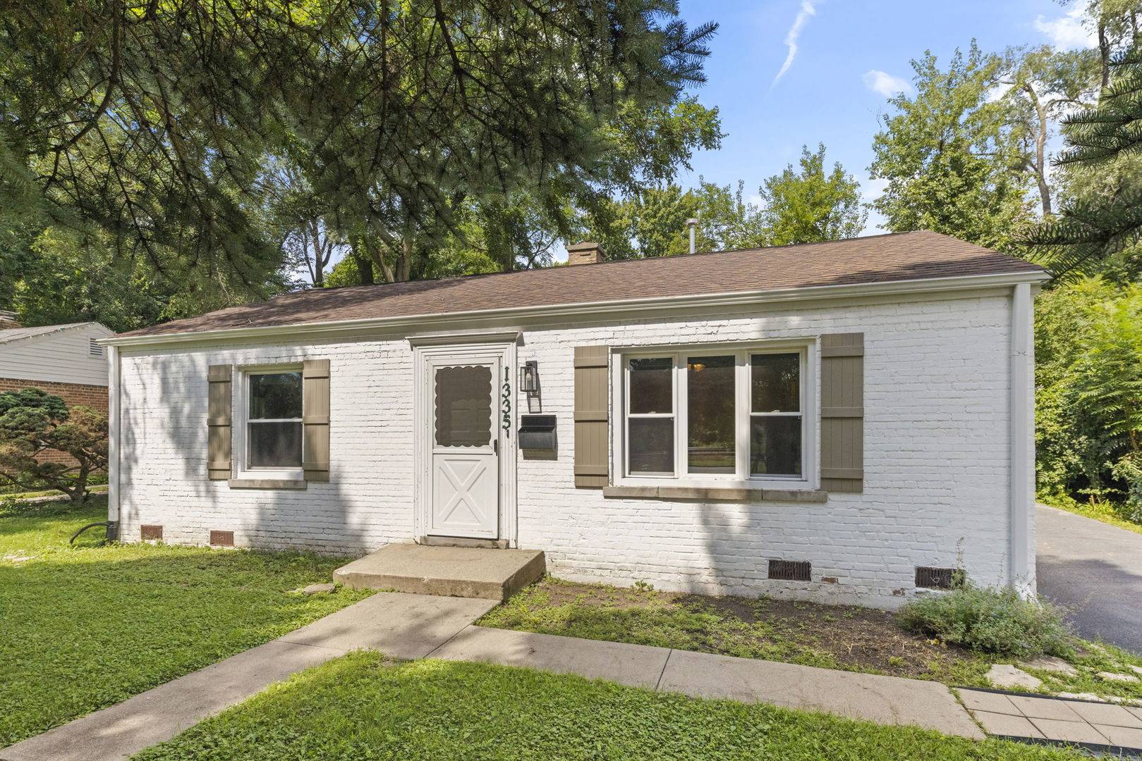 1335 College AVE, Wheaton, IL 60187