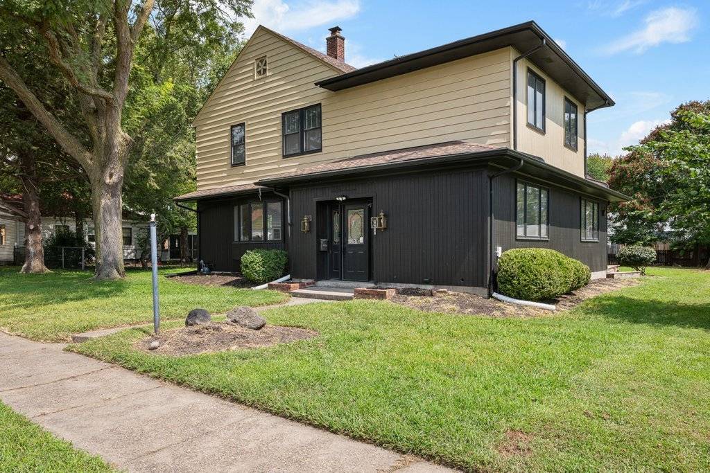 2217 15 1/2 ST, Rock Island, IL 61201