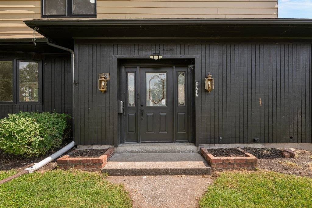 2217 15 1/2 ST, Rock Island, IL 61201