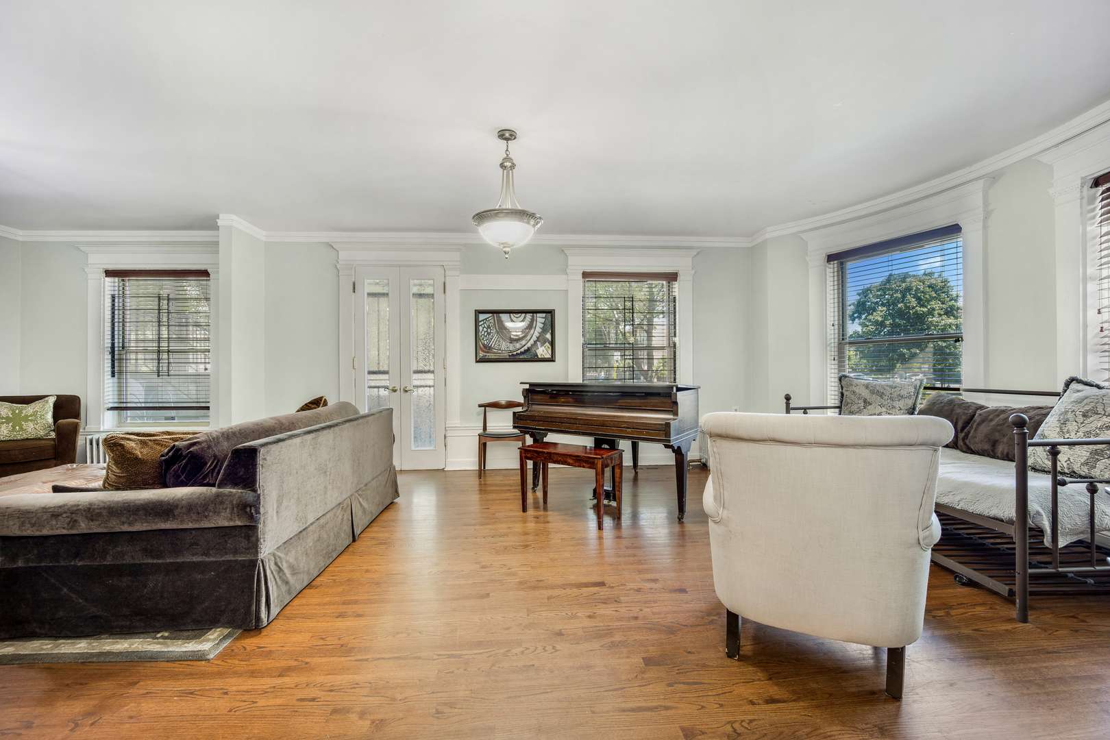 4560 S Michigan AVE #1, Chicago, IL 60653