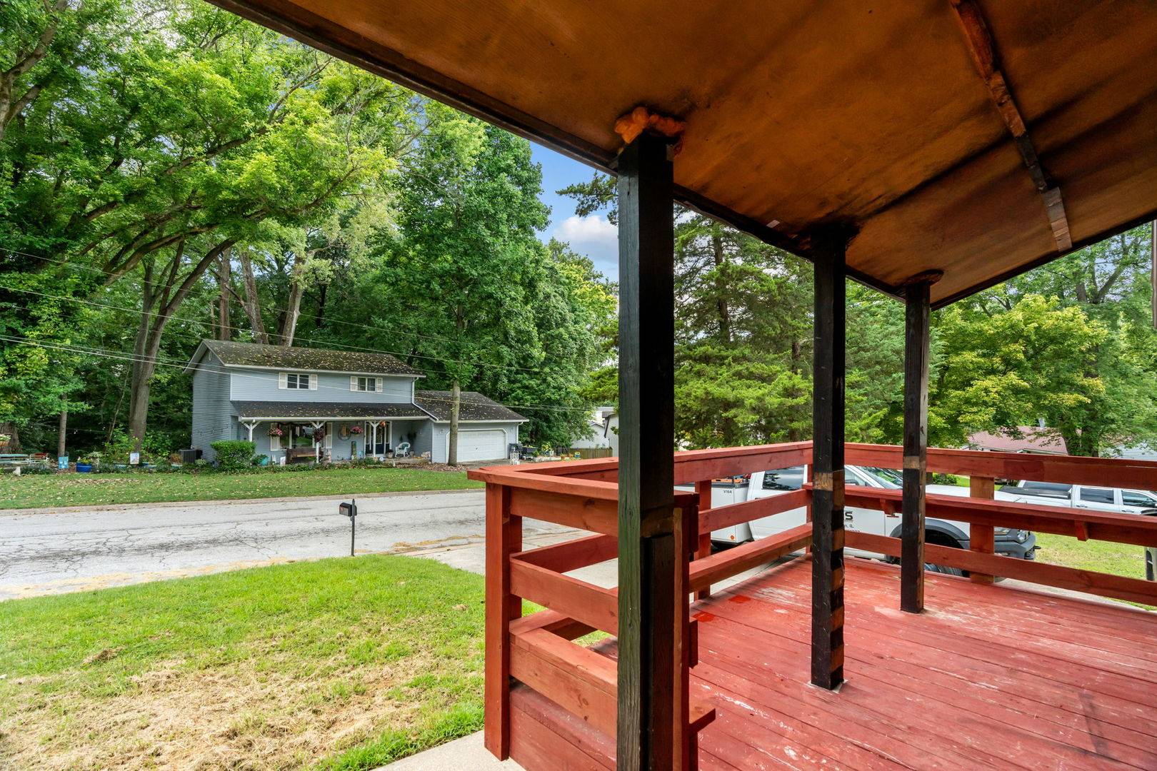 4 Brown DR, Fairview Heights, IL 62208
