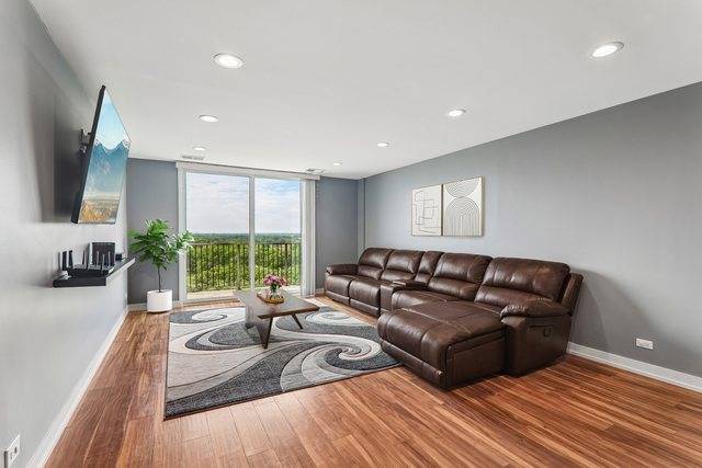 190 S Wood Dale RD #1105, Wood Dale, IL 60191