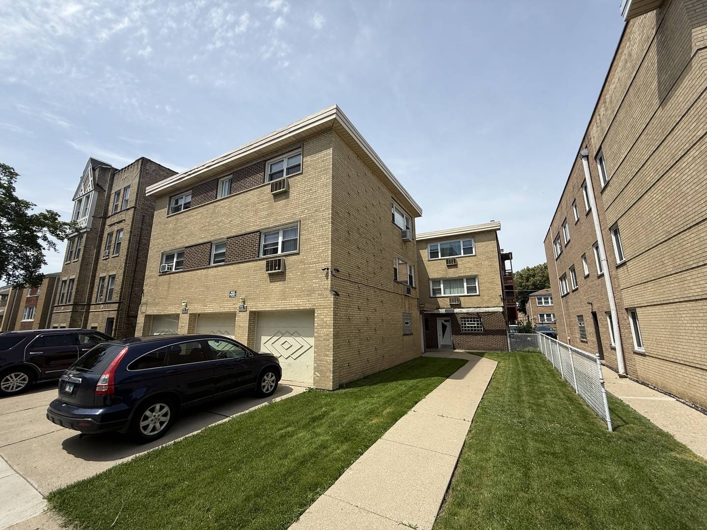 8030 Knox AVE #2E, Skokie, IL 60076