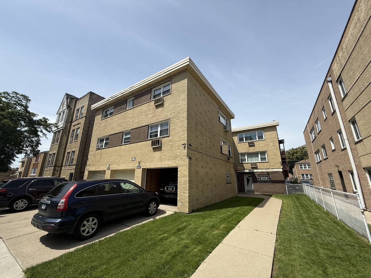 8030 Knox AVE #2E, Skokie, IL 60076