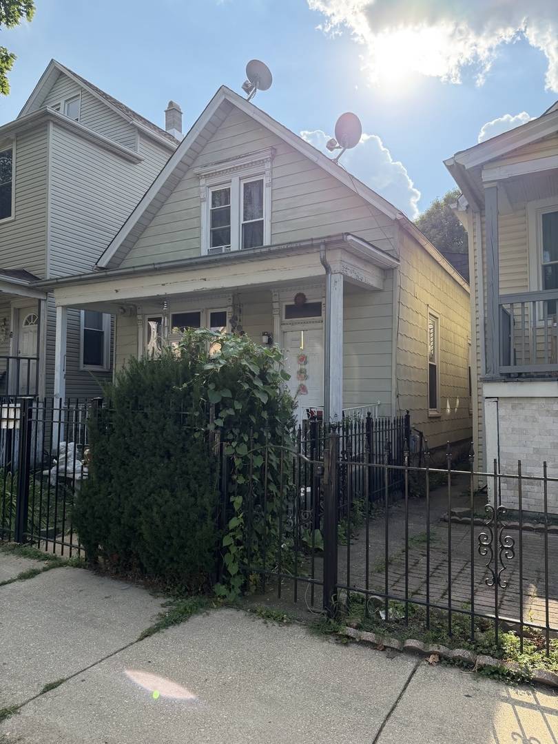 4208 S Artesian AVE, Chicago, IL 60632