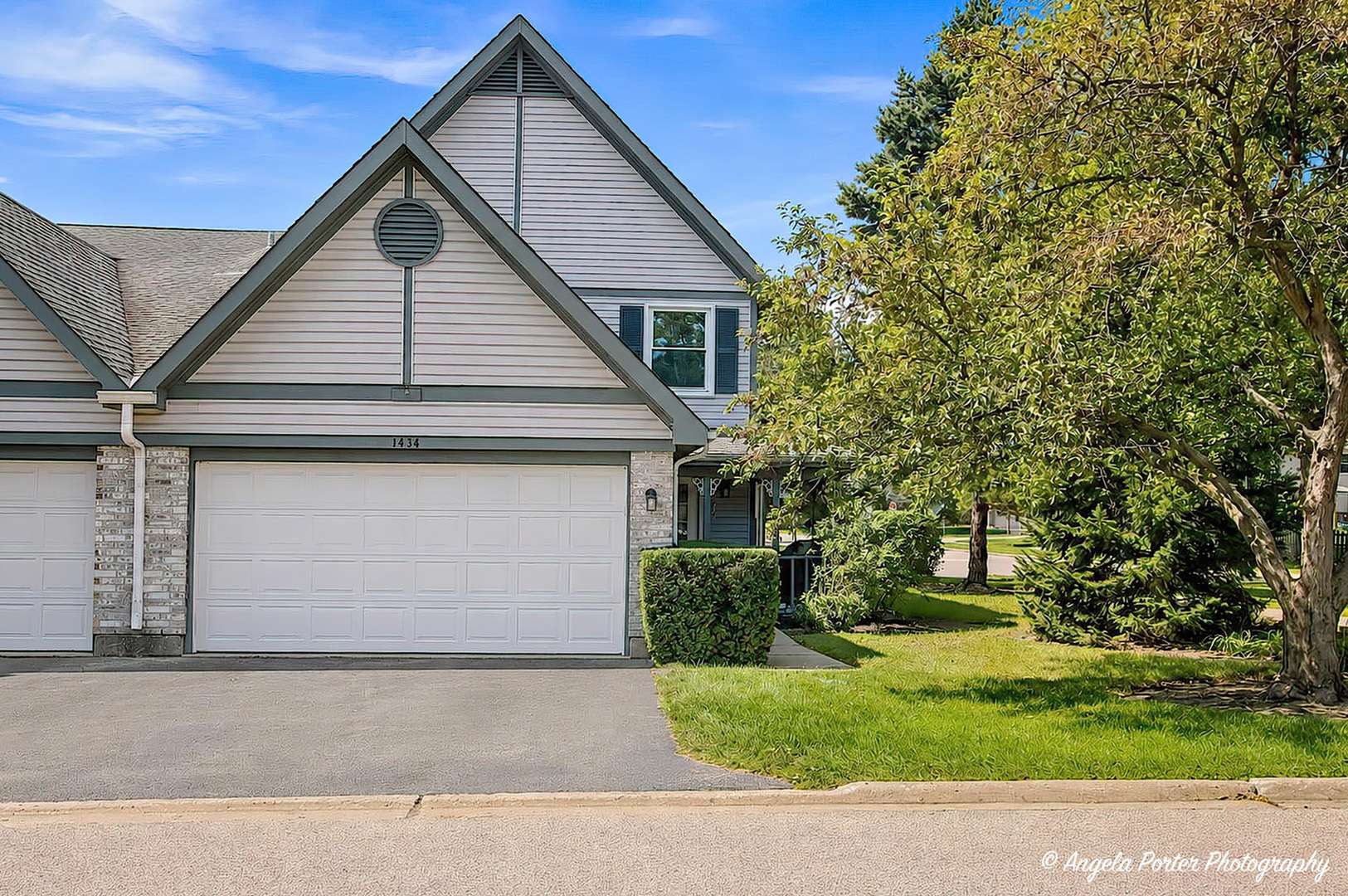 1434 Sherwood CT, Gurnee, IL 60031