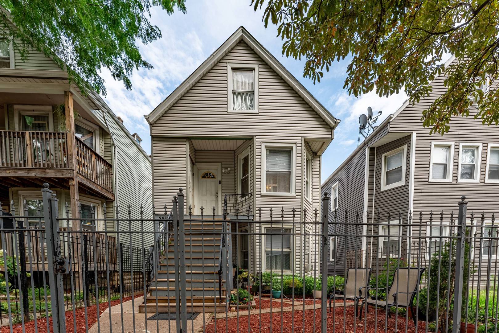 2927 N Avers AVE, Chicago, IL 60618